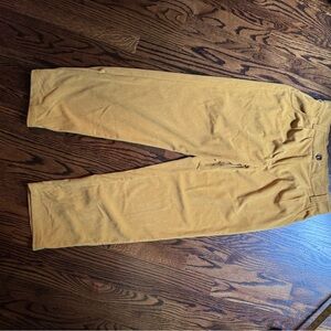 HALARA Golden Ribbed Skirt